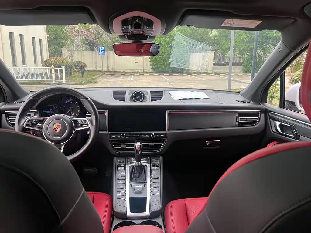 Porsche Macan 2019 — фото 20