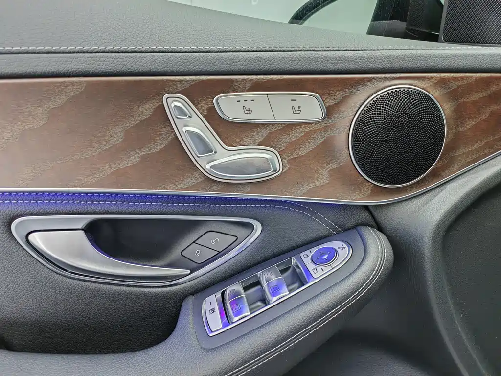 Mercedes-Benz GLC 2020 — фото 19