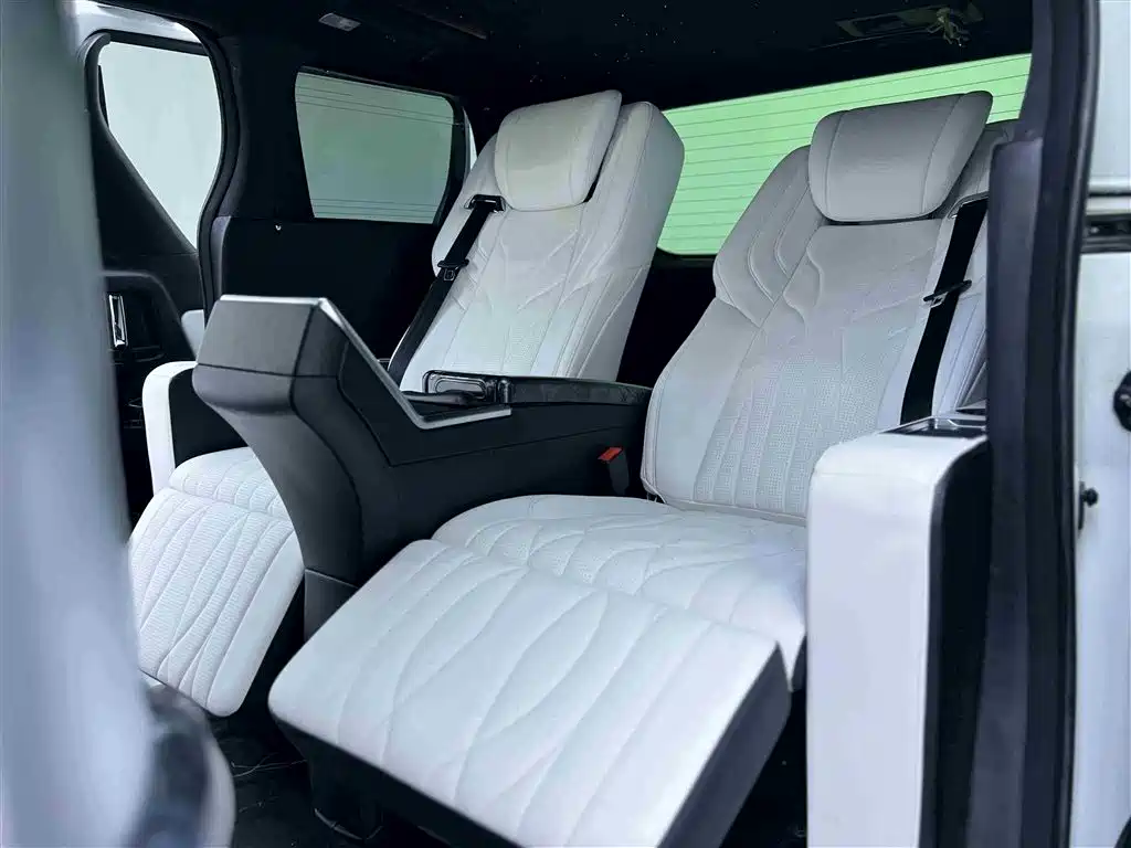 Toyota Alphard 2014 — фото 17
