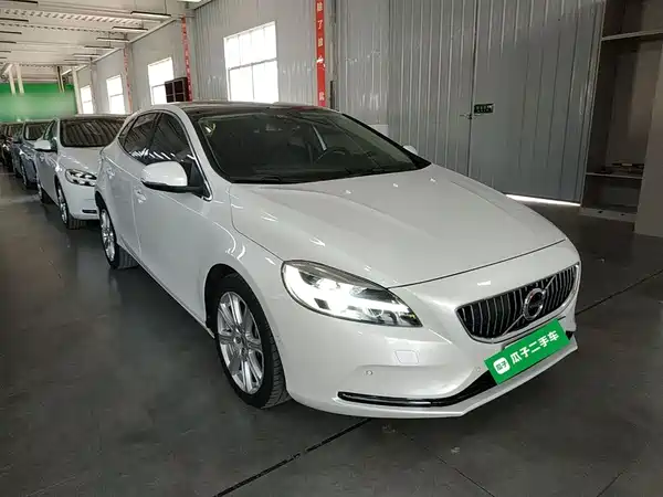 Volvo V40 2019