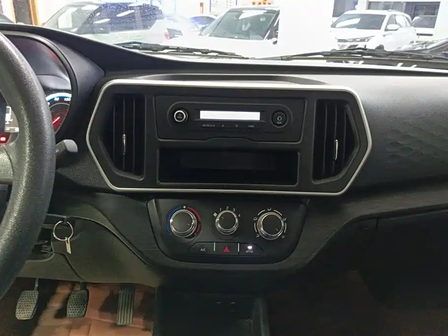 Changan Ruixing M60 2025 — фото 13