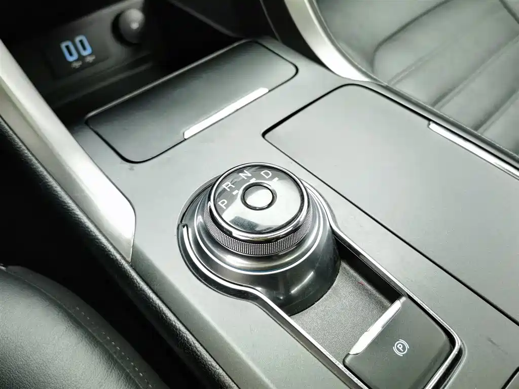 Ford Mondeo 2017 — фото 13
