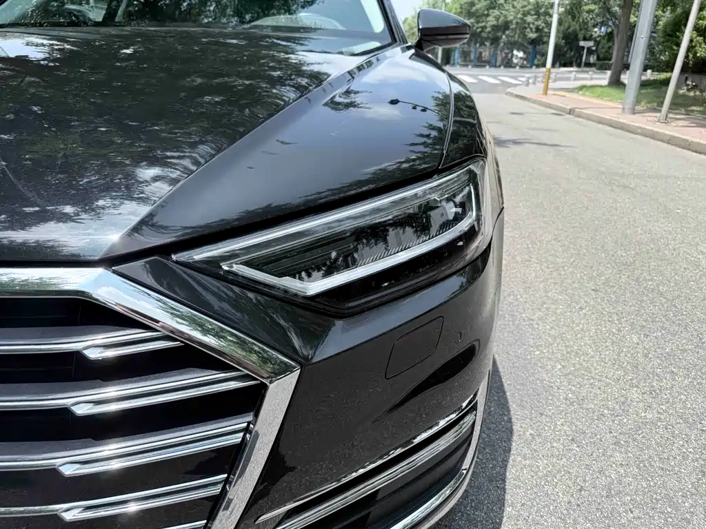 Audi A8 2019 — фото 17