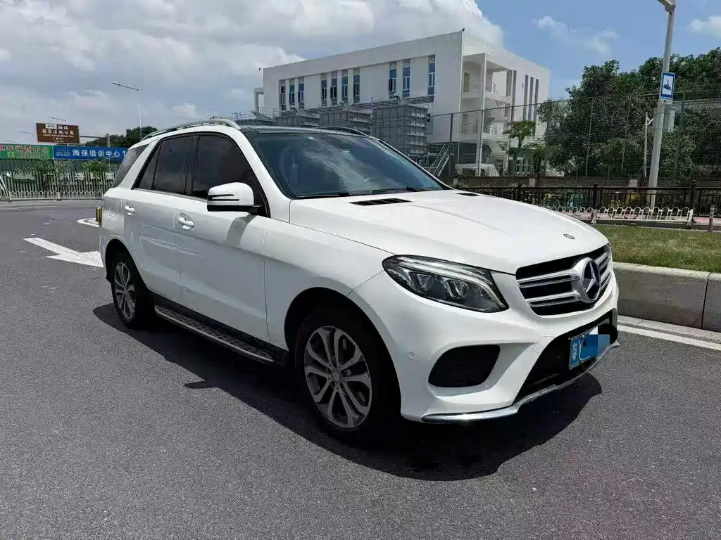Mercedes-Benz GLE 2017 — фото 3