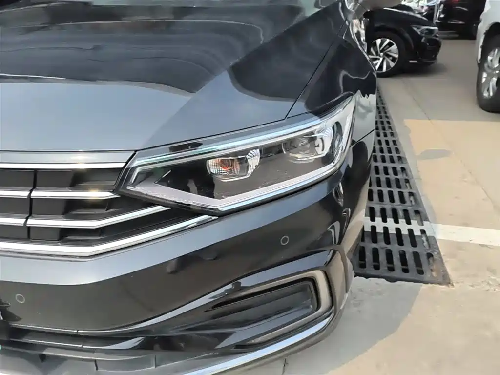 Volkswagen Magotan GTE PHEV 2023 — фото 24