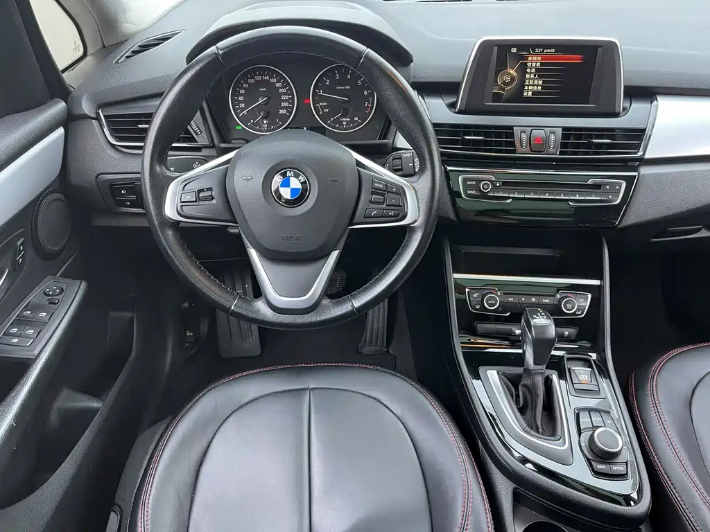 BMW 2 Series Active Tourer 2016 — фото 24