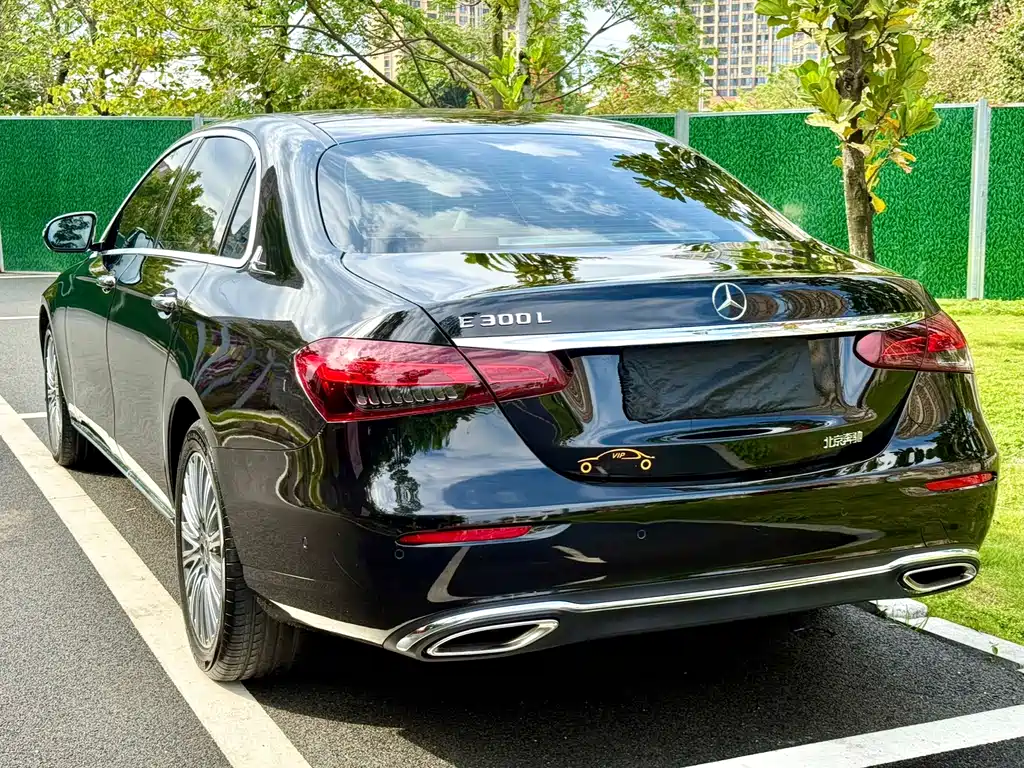 Mercedes-Benz E-Class 2023 — фото 12