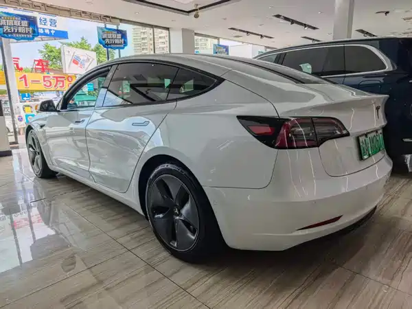 Tesla Model 3 2020