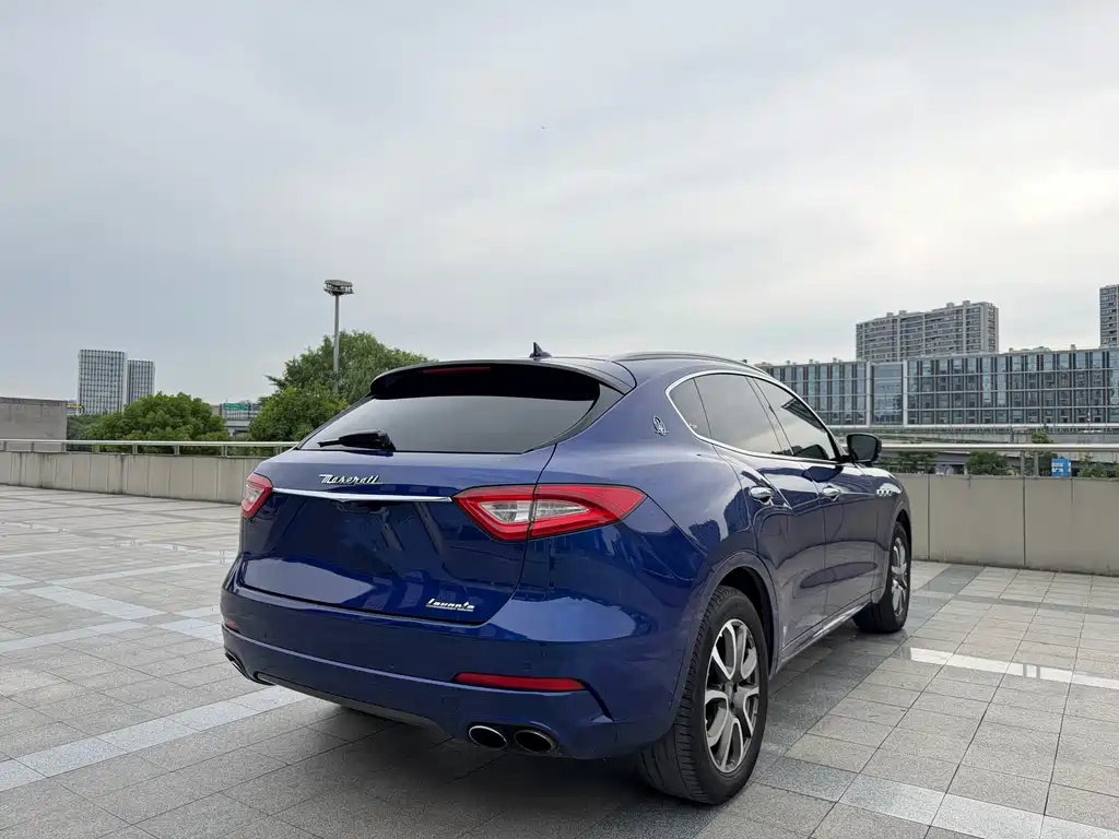 Maserati Levante 2018 — фото 12