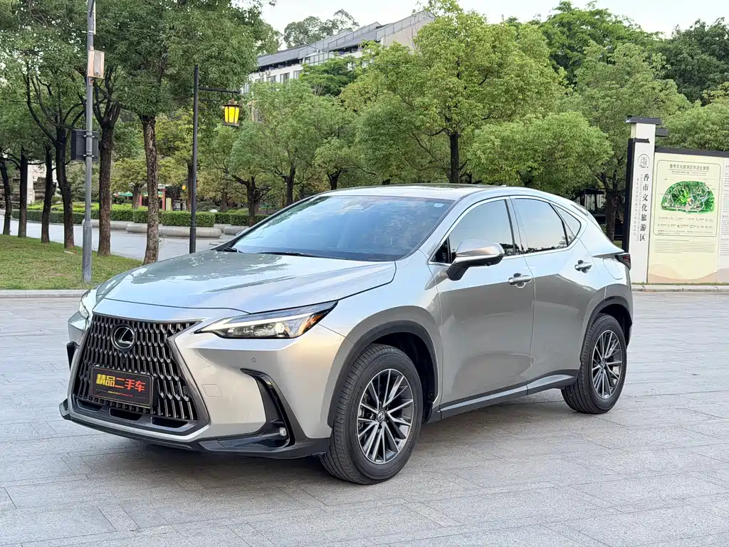 Lexus NX 2025