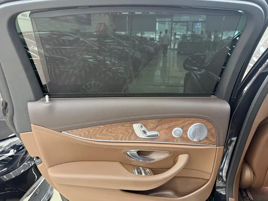 Mercedes-Benz E-Class 2020 — фото 11