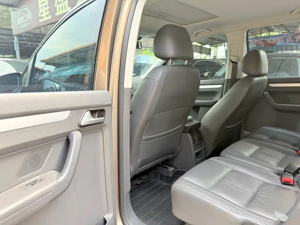 Volkswagen Touran 2015 — фото 6