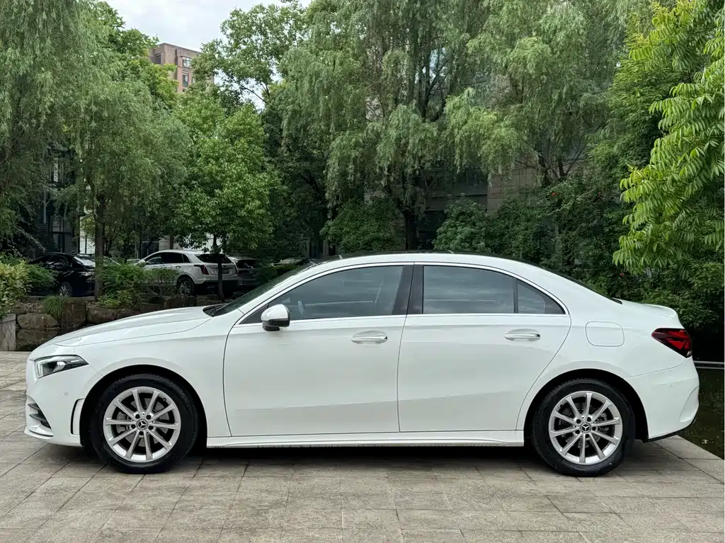 Mercedes-Benz A-Class 2022 — фото 4