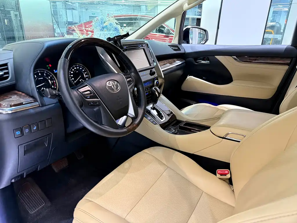 Toyota Alphard 2019 — фото 4