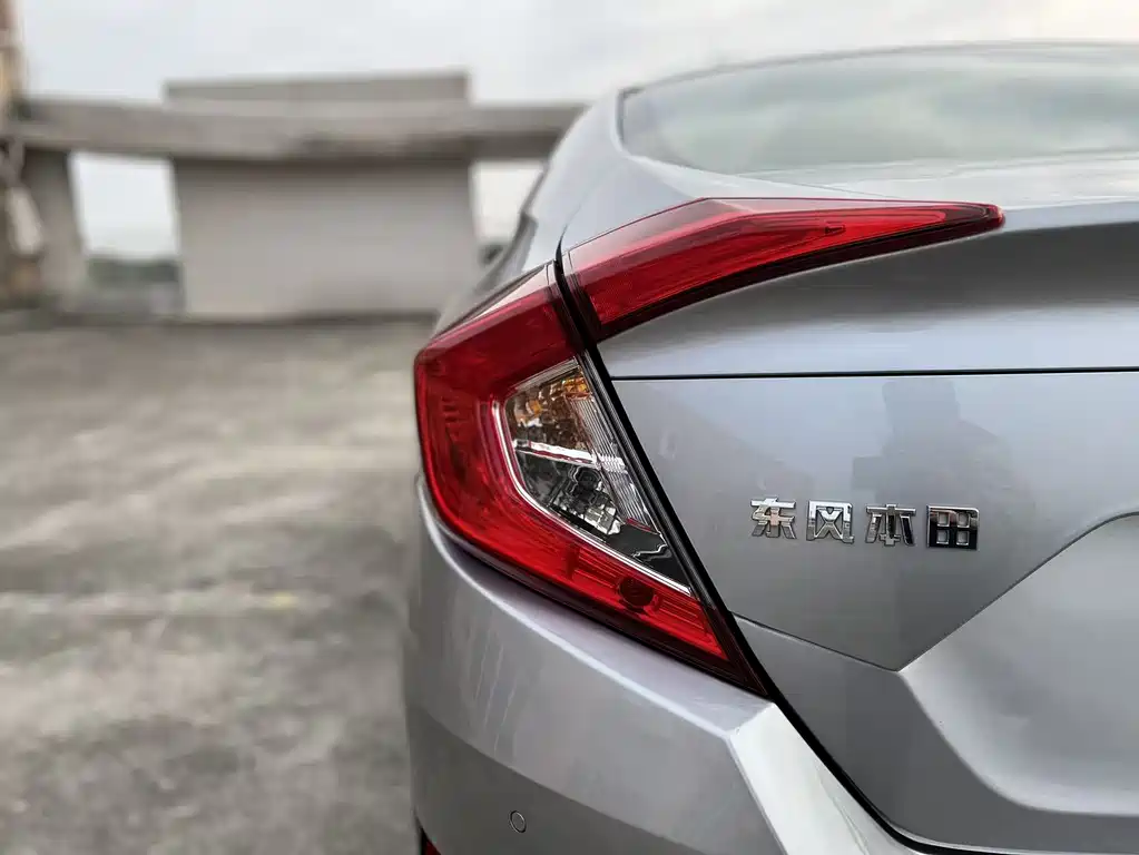 Honda Civic 2019 — фото 17