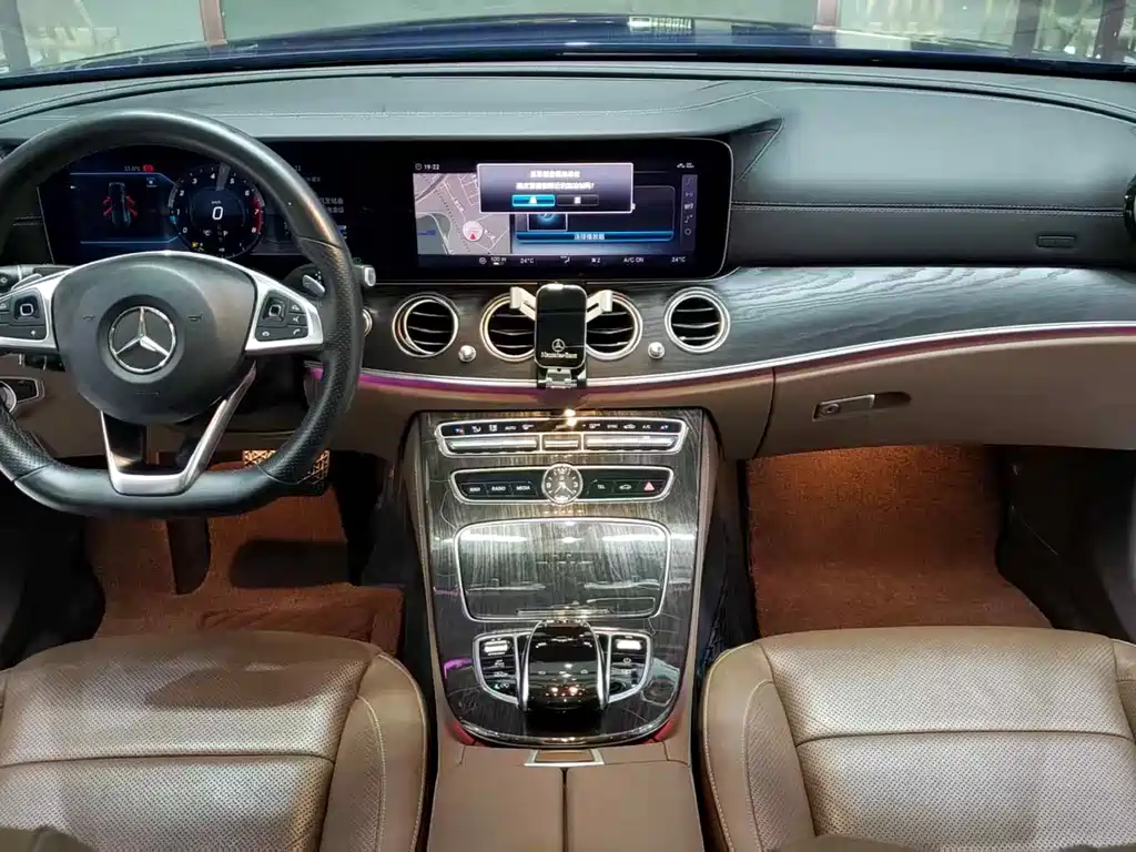 Mercedes-Benz E-Class 2017 — фото 15