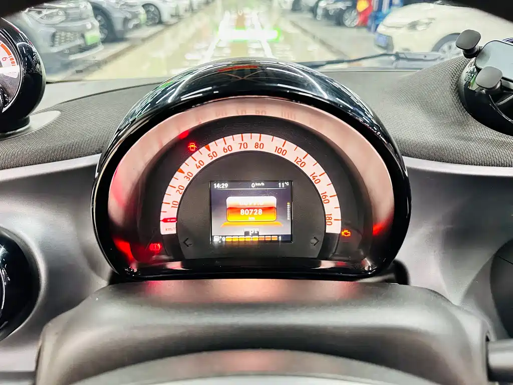 smart Fortwo 2017 — фото 31