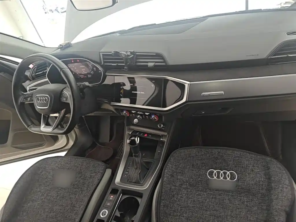 Audi Q3 2020 — фото 10