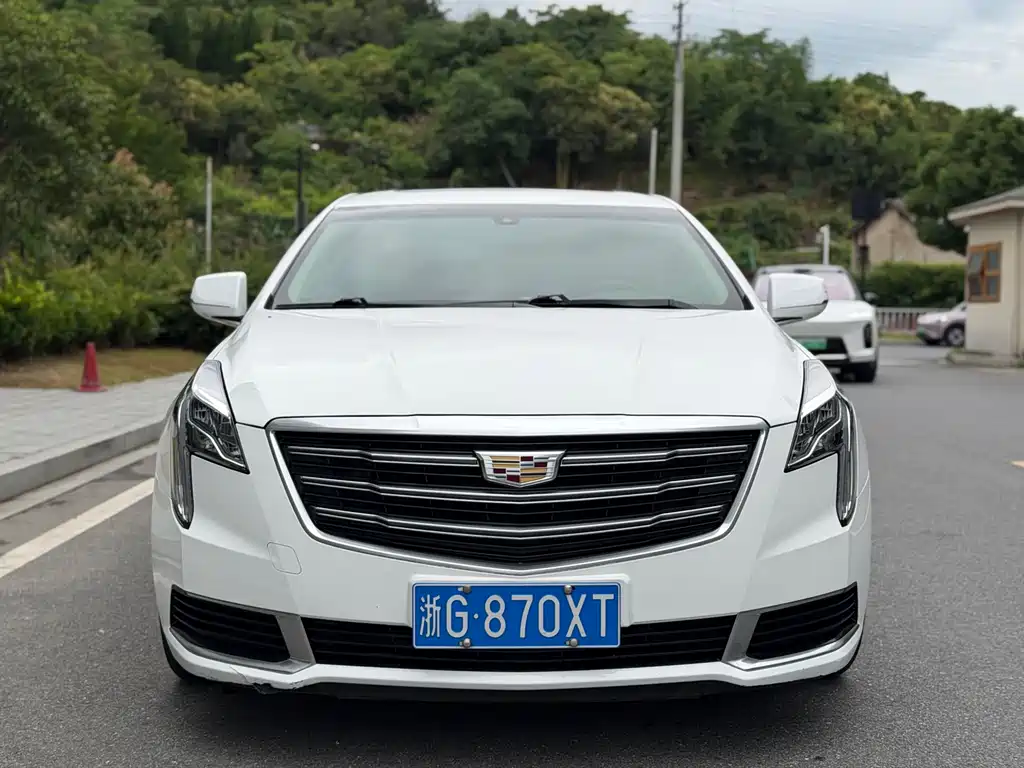 Cadillac XTS 2018 — фото 2