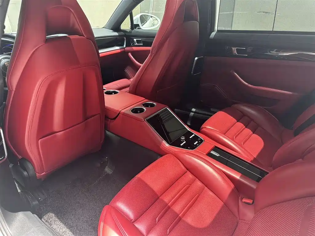 Porsche Panamera 2018 — фото 12