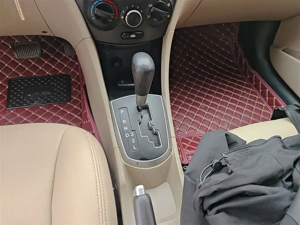 Hyundai Verna 2015 — фото 14
