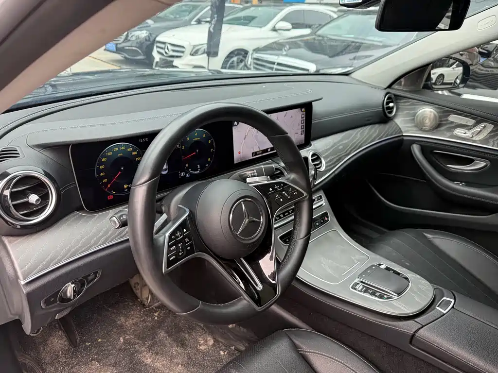 Mercedes-Benz E-Class 2024 — фото 11