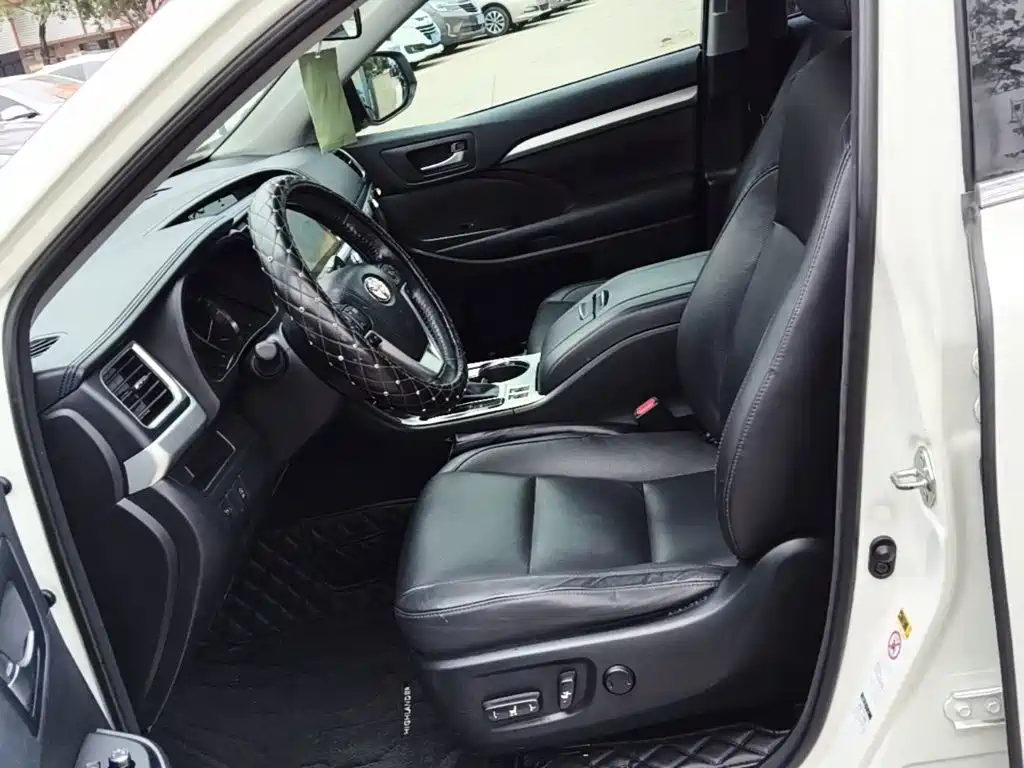 Toyota Highlander 2015 — фото 15