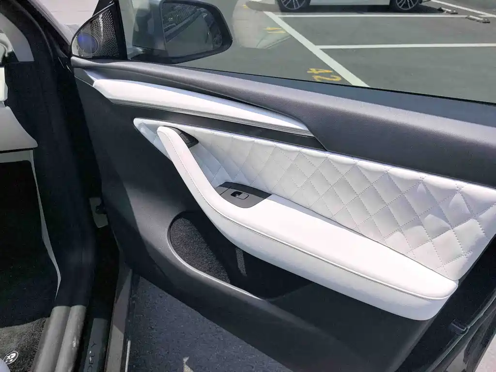 Tesla Model Y 2023 — фото 17