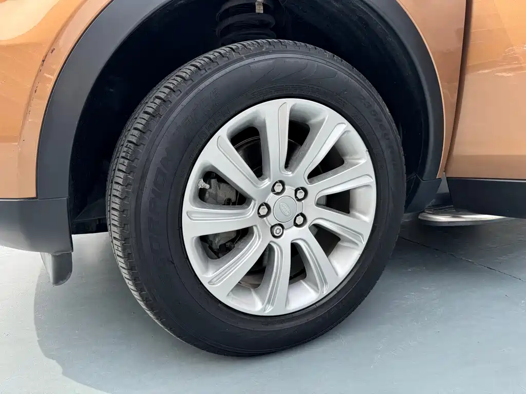 Land Rover Discovery Sport 2017 — фото 16