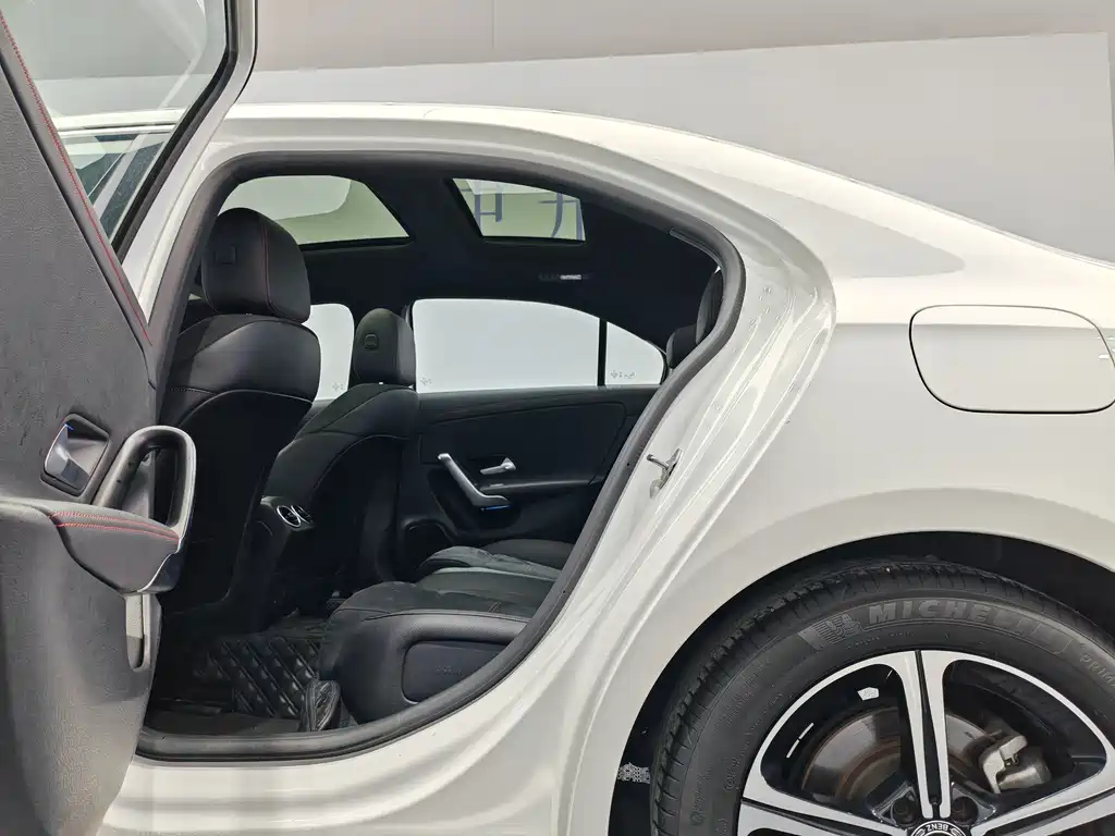 Mercedes-Benz A-Class 2023 — фото 12