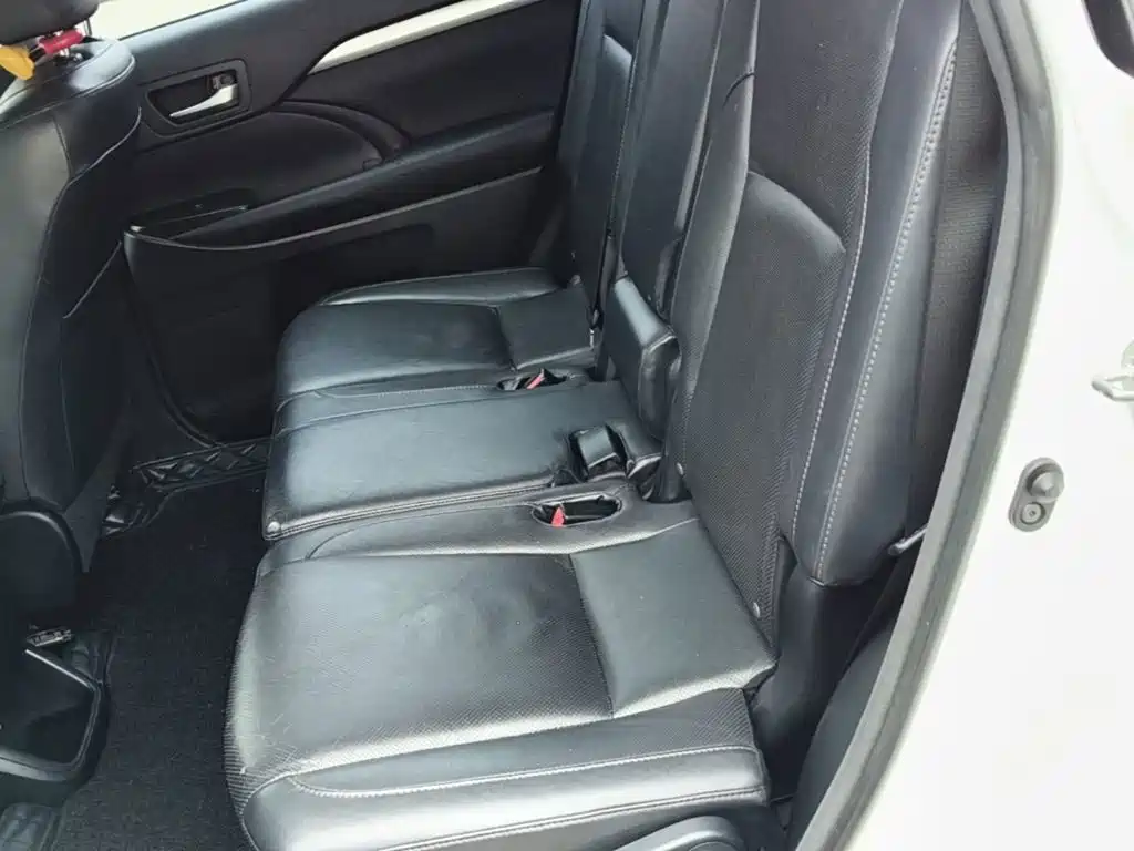 Toyota Highlander 2015 — фото 17