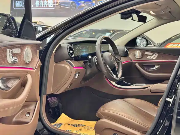 Mercedes-Benz E-Class 2022
