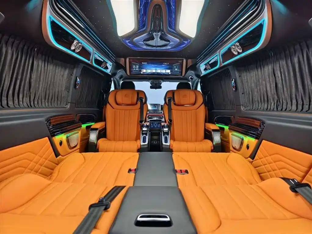 Mercedes-Benz Vito 2023 — фото 13