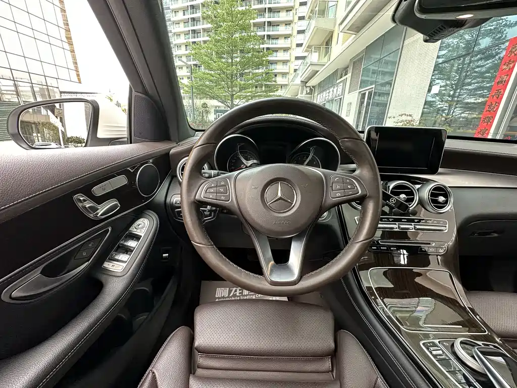 Mercedes-Benz GLC 2018 — фото 17