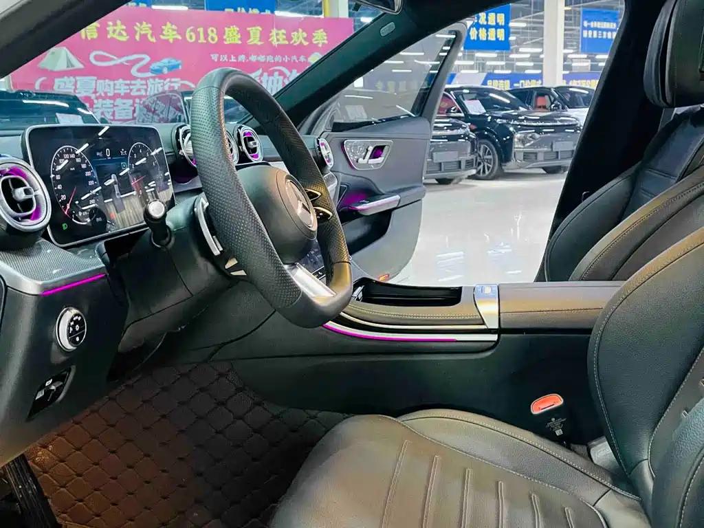 Mercedes-Benz C-Class 2024