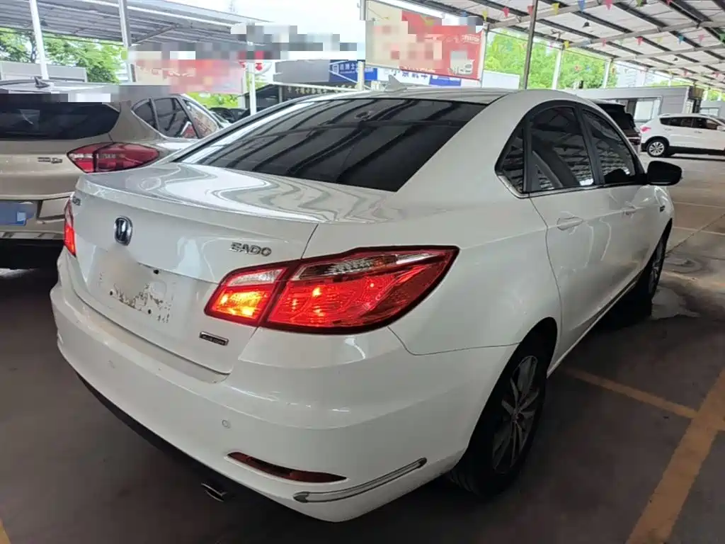 Changan Eado 2016 — фото 7