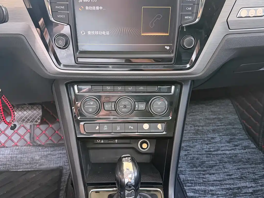 Volkswagen Touran 2018 — фото 18