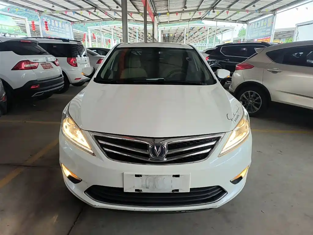 Changan Eado 2016 — фото 3