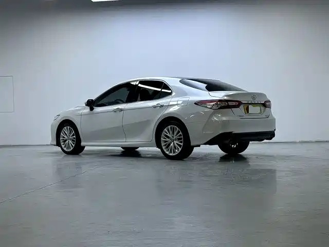 Toyota Camry 2020 — фото 7