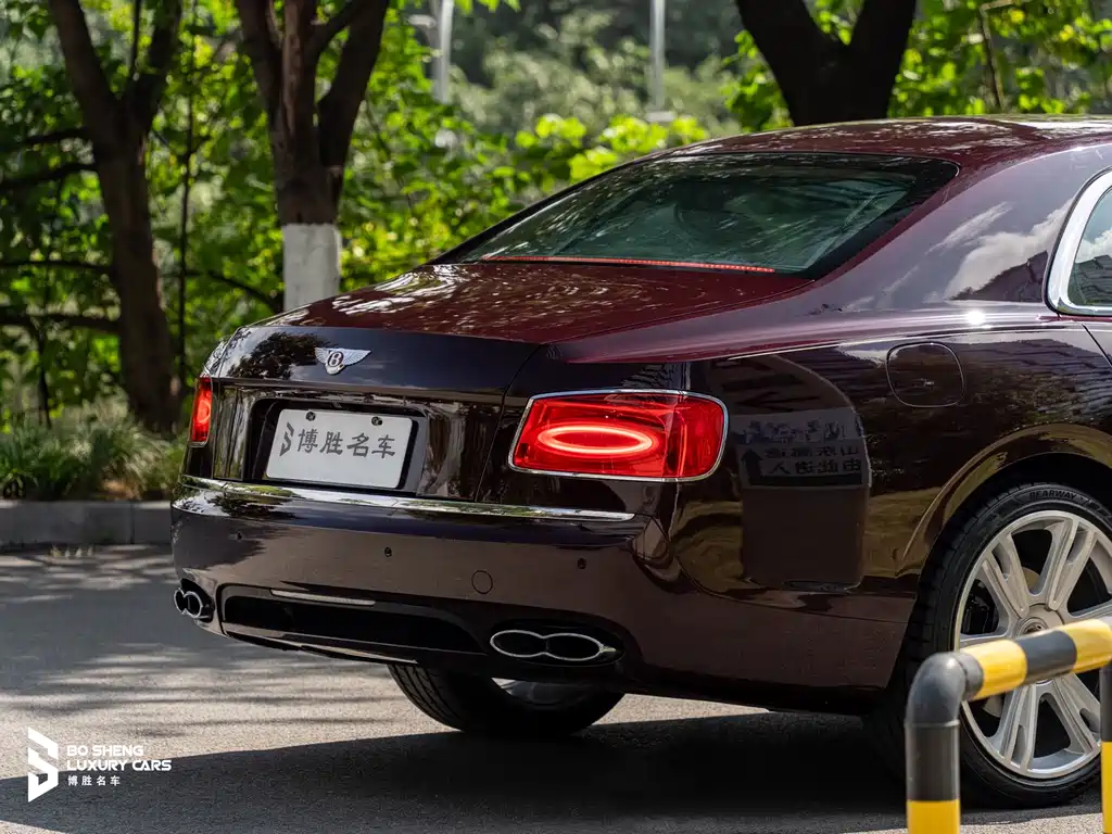 Bentley Flying Spur 2016 — фото 30