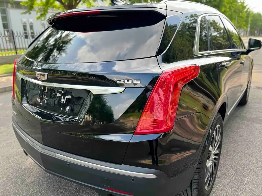 Cadillac XT5 2017 — фото 32