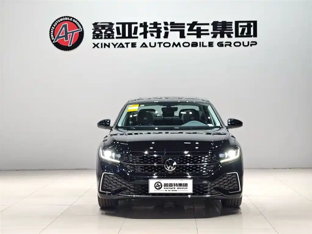 Volkswagen Passat 2025