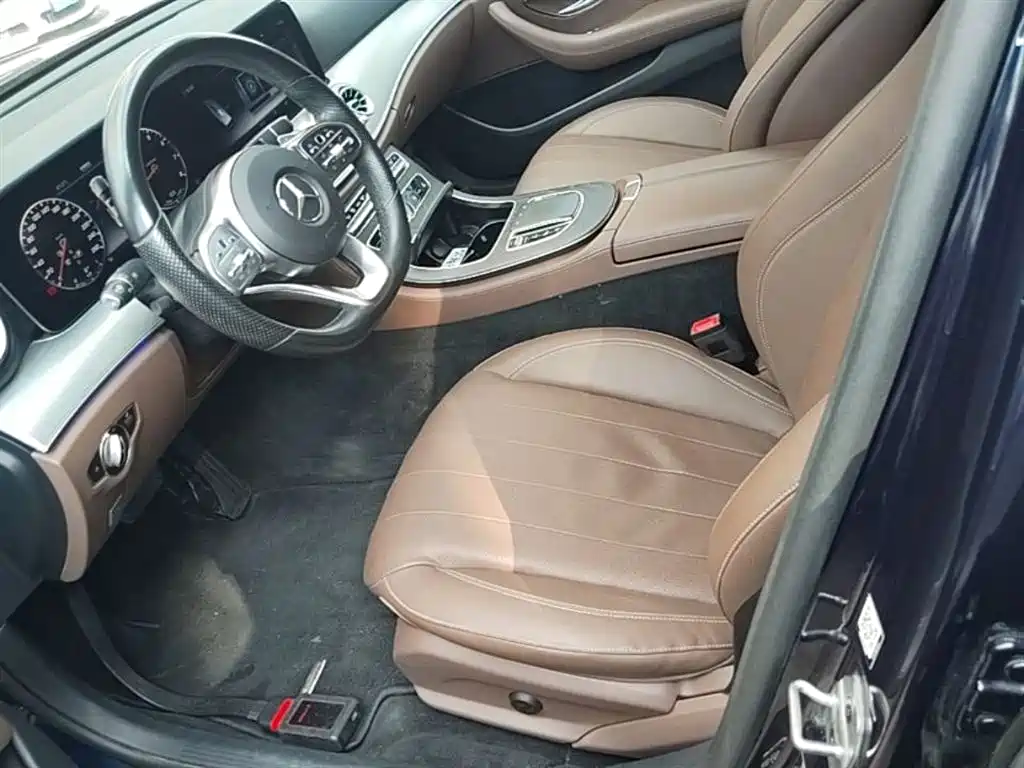 Mercedes-Benz E-Class 2020 — фото 15