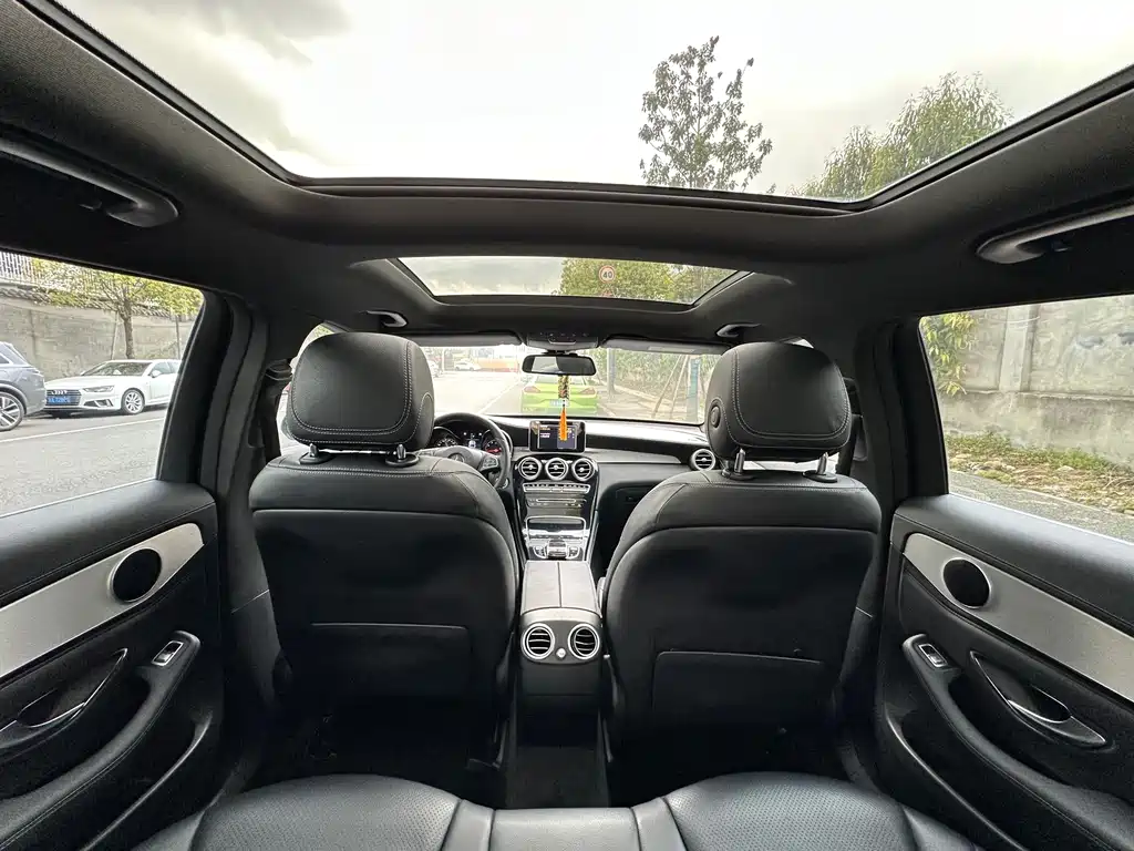 Mercedes-Benz GLC 2018 — фото 19