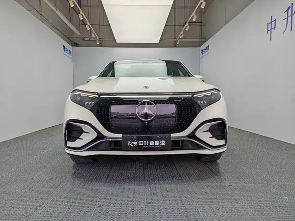 Mercedes-Benz EQS SUV 2023