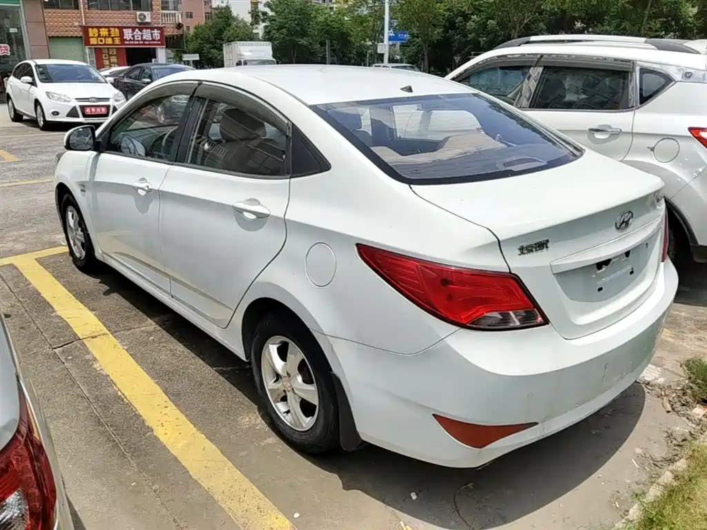 Hyundai Verna 2016 — фото 5