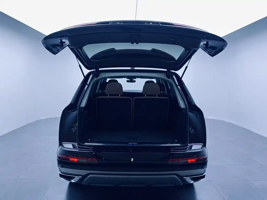 Audi Q7 2021 — фото 16