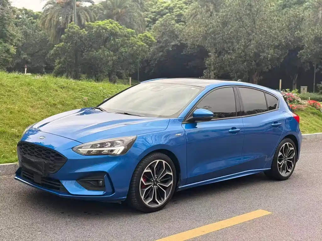Ford Focus 2019 — фото 3
