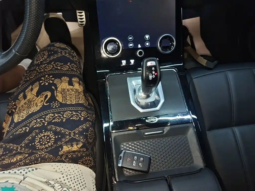Land Rover Evoque 2020 — фото 10