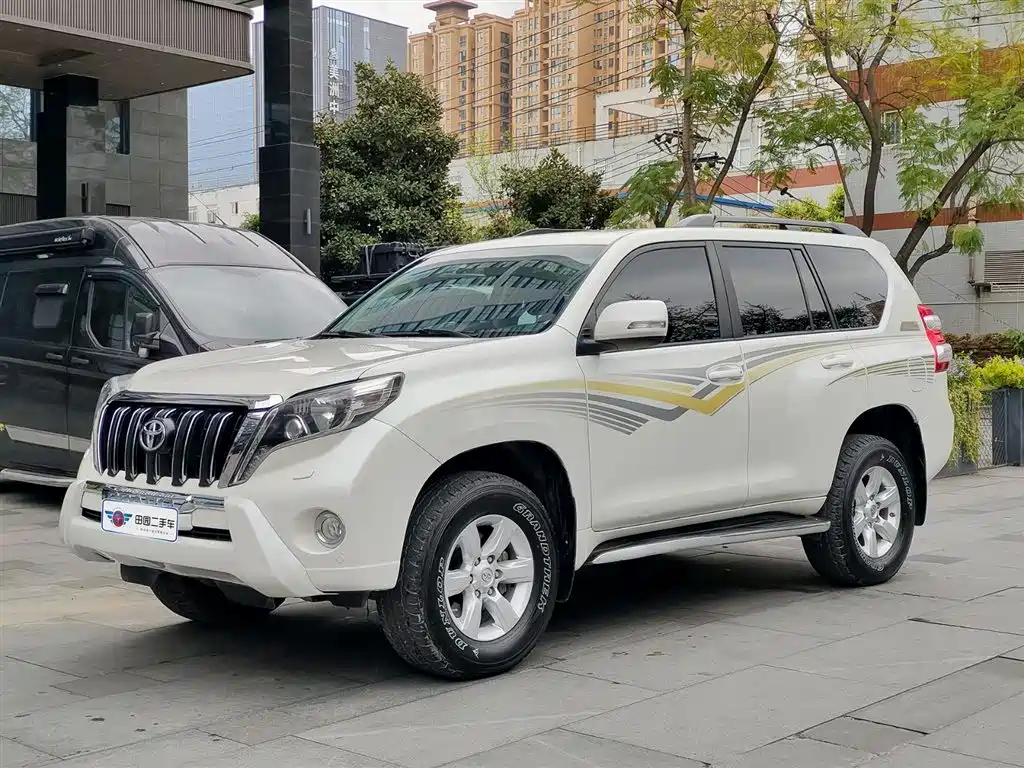 Toyota Prado 2017 — фото 1
